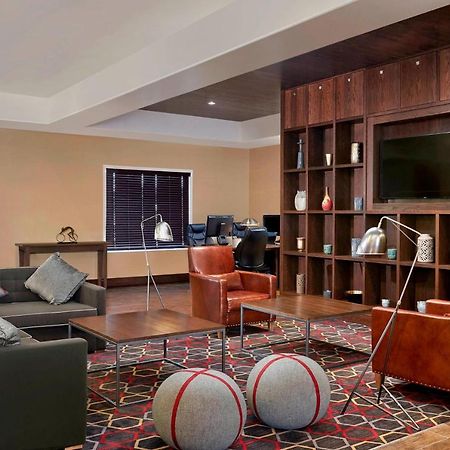 Four Points By Sheraton Regina Hotel Екстериор снимка